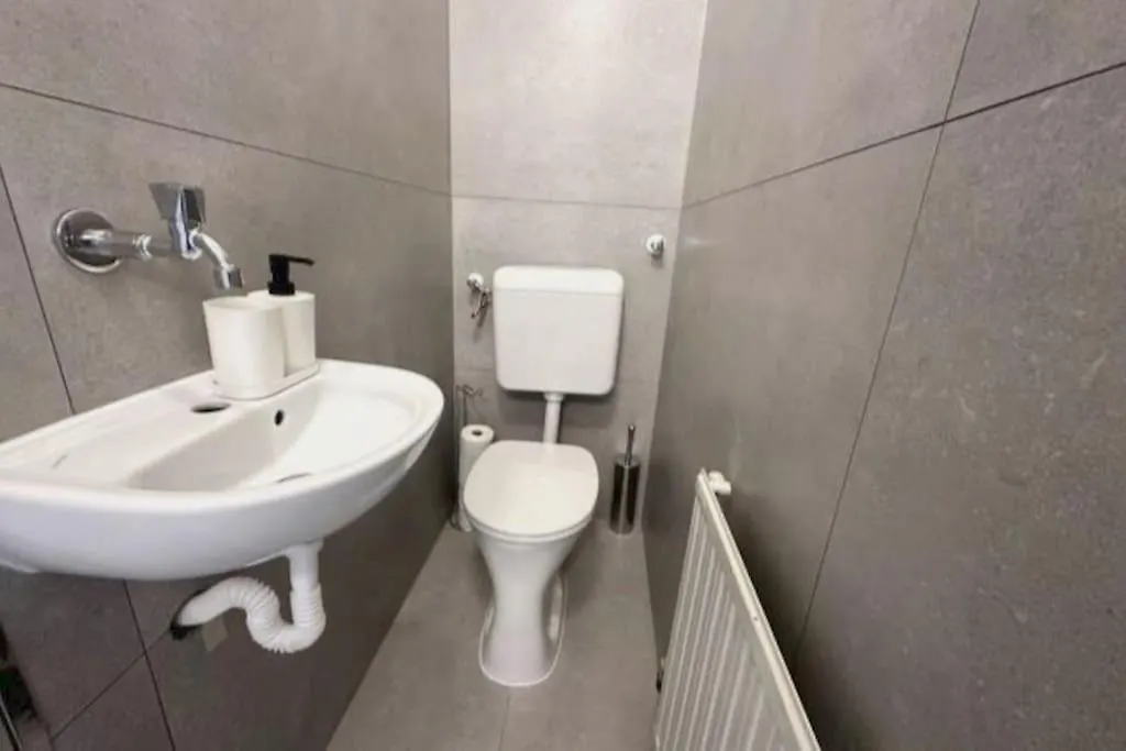 Cozy & New With Balcony View Apartment Vienna