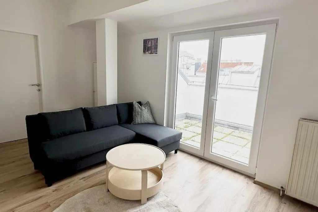 Cozy & New With Balcony View Apartment Vienna